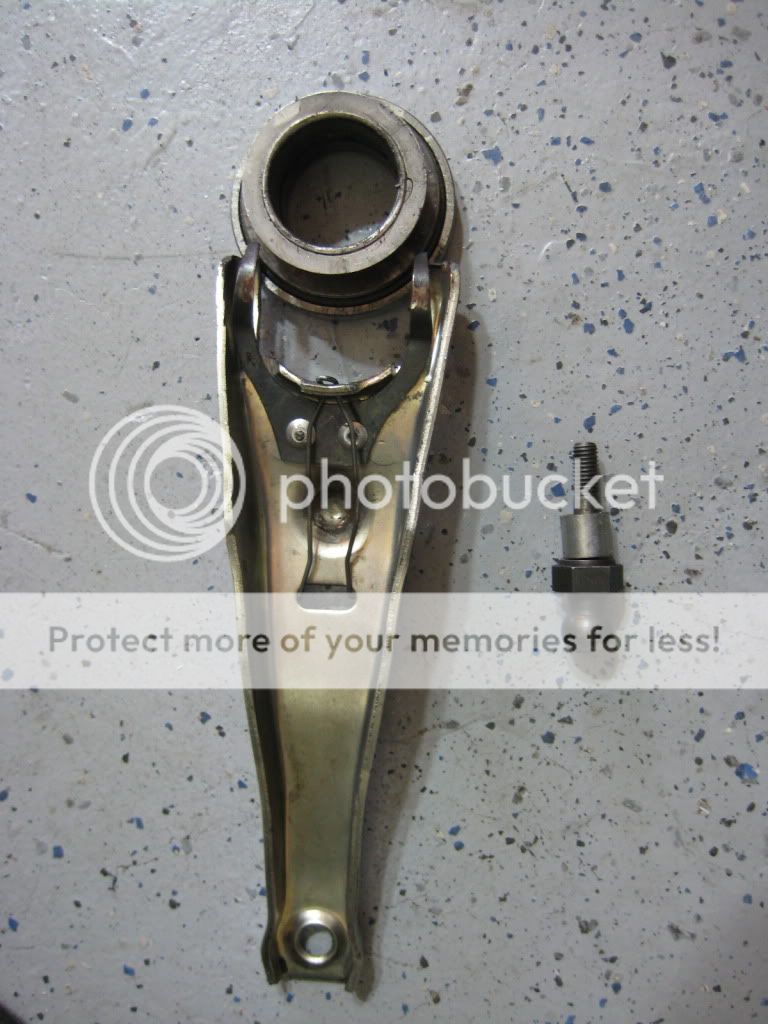 Hydraulic clutch fork with Ford T5 throwout bearing modifications